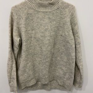 Size small Vero moda mock neck sweater
